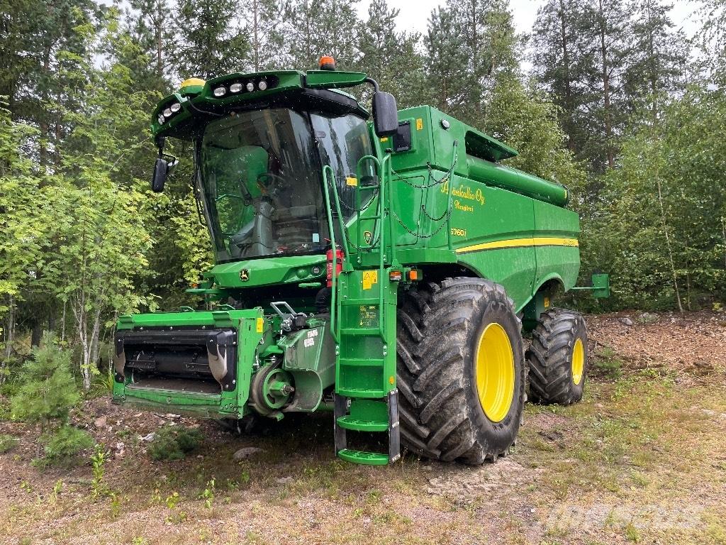 John Deere S760 Combine Harvesters