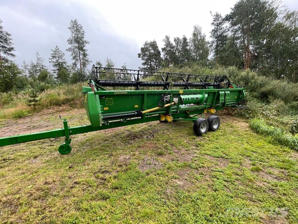 John Deere S760 Combine Harvesters