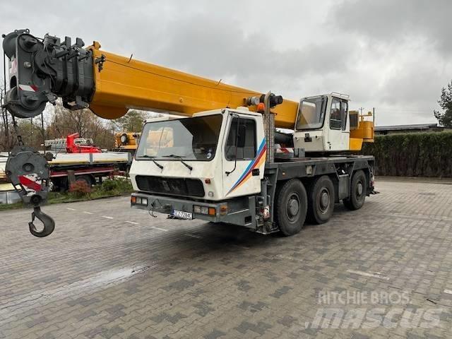 Grove GMK 3050 Mobile and all terrain cranes