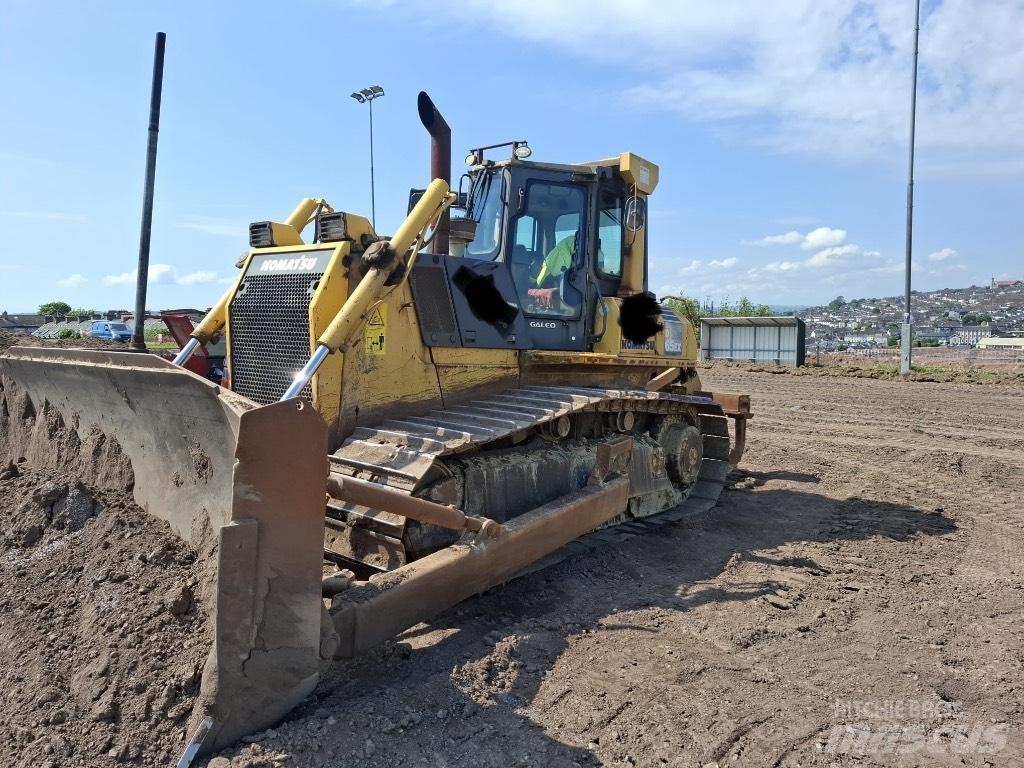 Komatsu D65x Crawler dozers