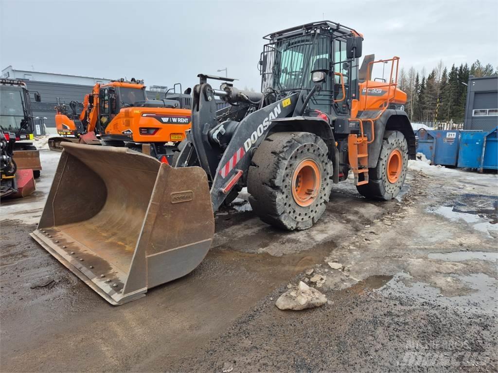 Develon DL320-7 Wheel Loaders