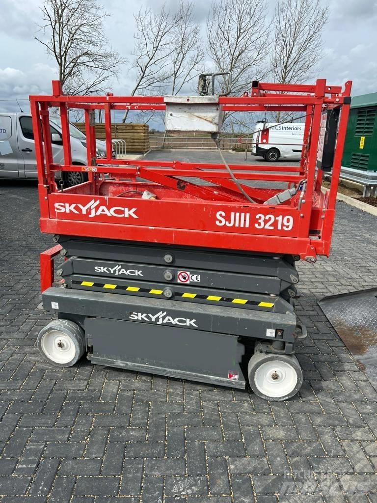 SkyJack SJ 3219 Scissor Lifts