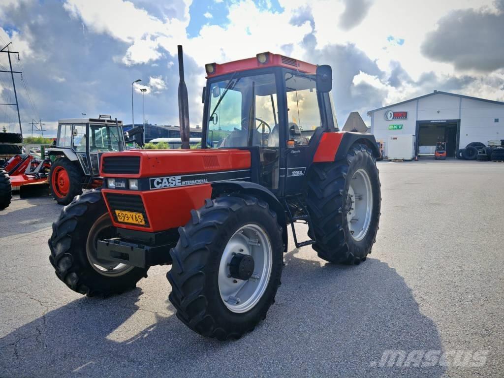 Case IH 1056 XL Tractors