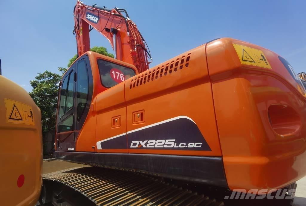 Doosan DX 225 LC Crawler Excavators