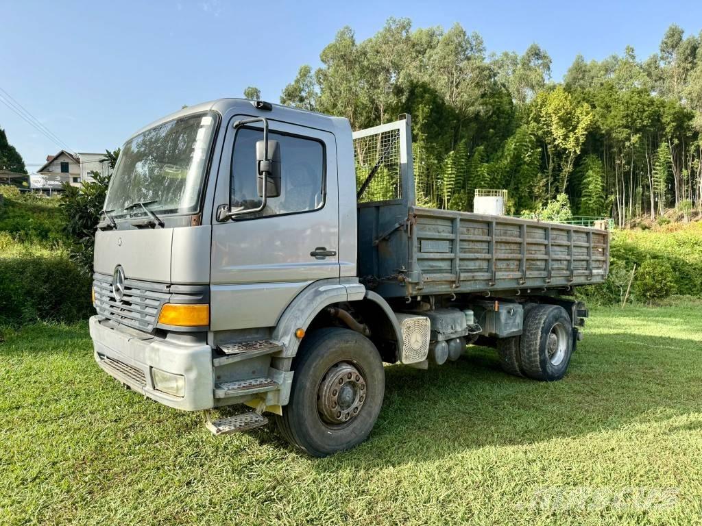 Mercedes-Benz 1828 Dump Trucks
