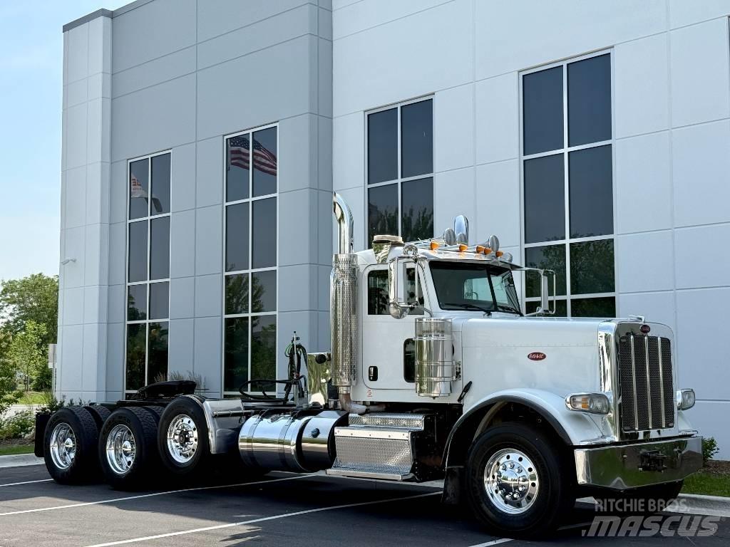 Peterbilt 388 Conventional Trucks / Tractor Trucks