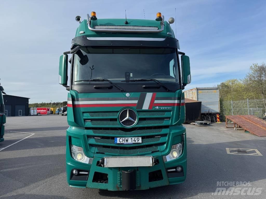 Mercedes-Benz  Conventional Trucks / Tractor Trucks