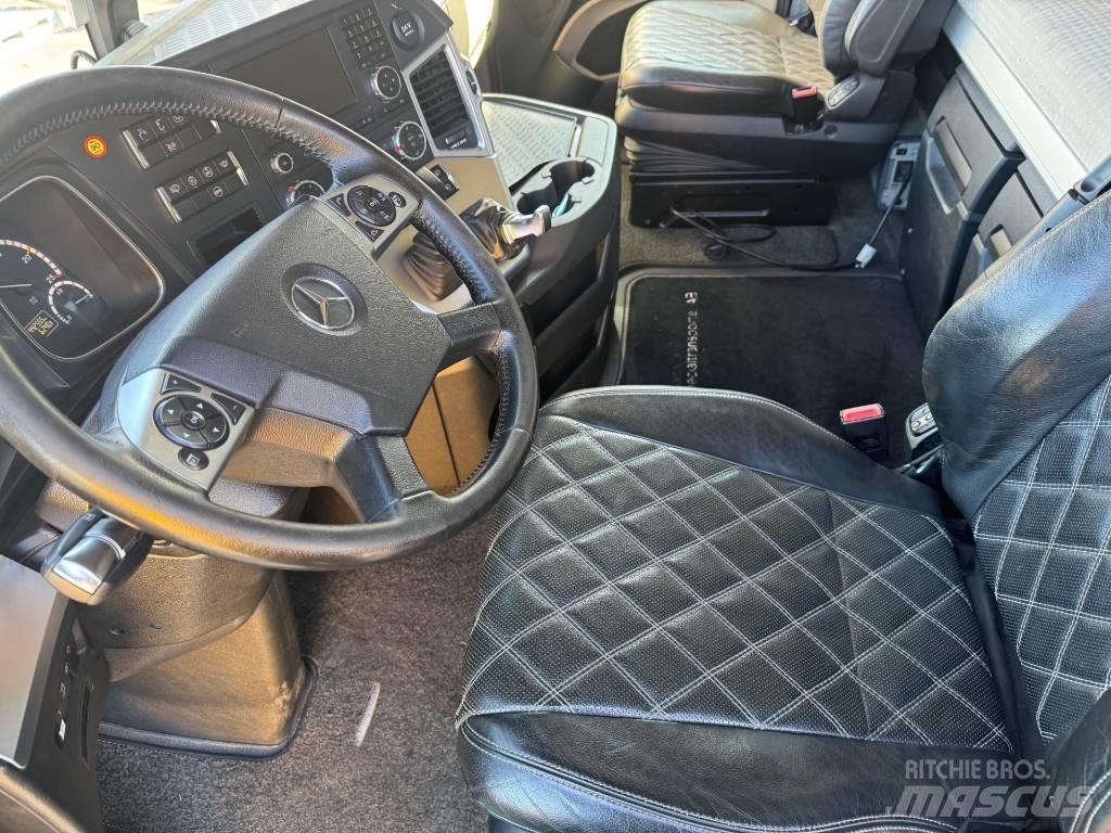Mercedes-Benz  Conventional Trucks / Tractor Trucks