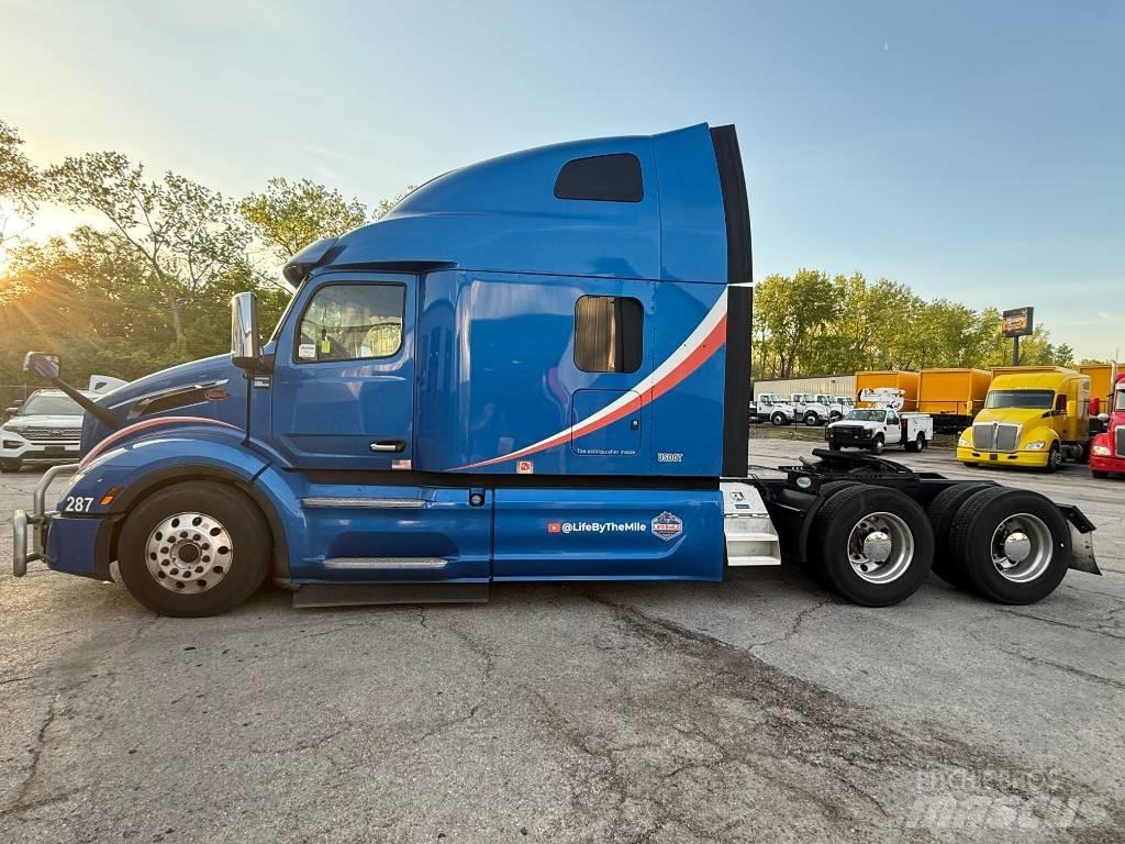 Peterbilt 579 Conventional Trucks / Tractor Trucks