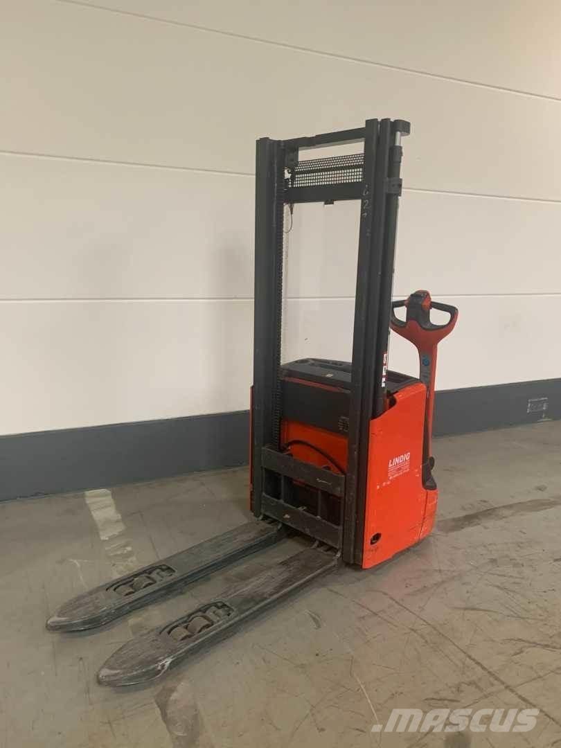 Linde L12I Self Propelled Stackers