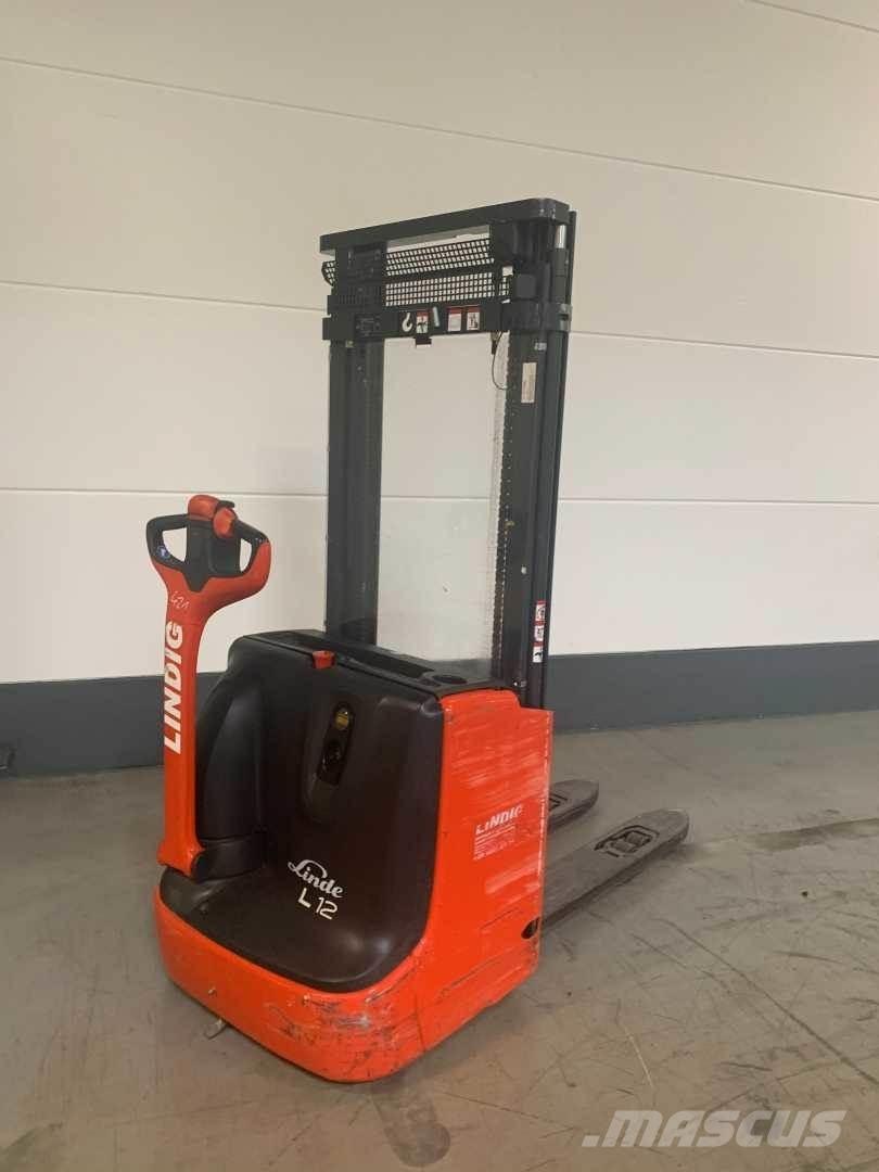 Linde L12I Self Propelled Stackers