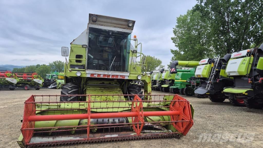 CLAAS Dominator 86 Combine Harvesters