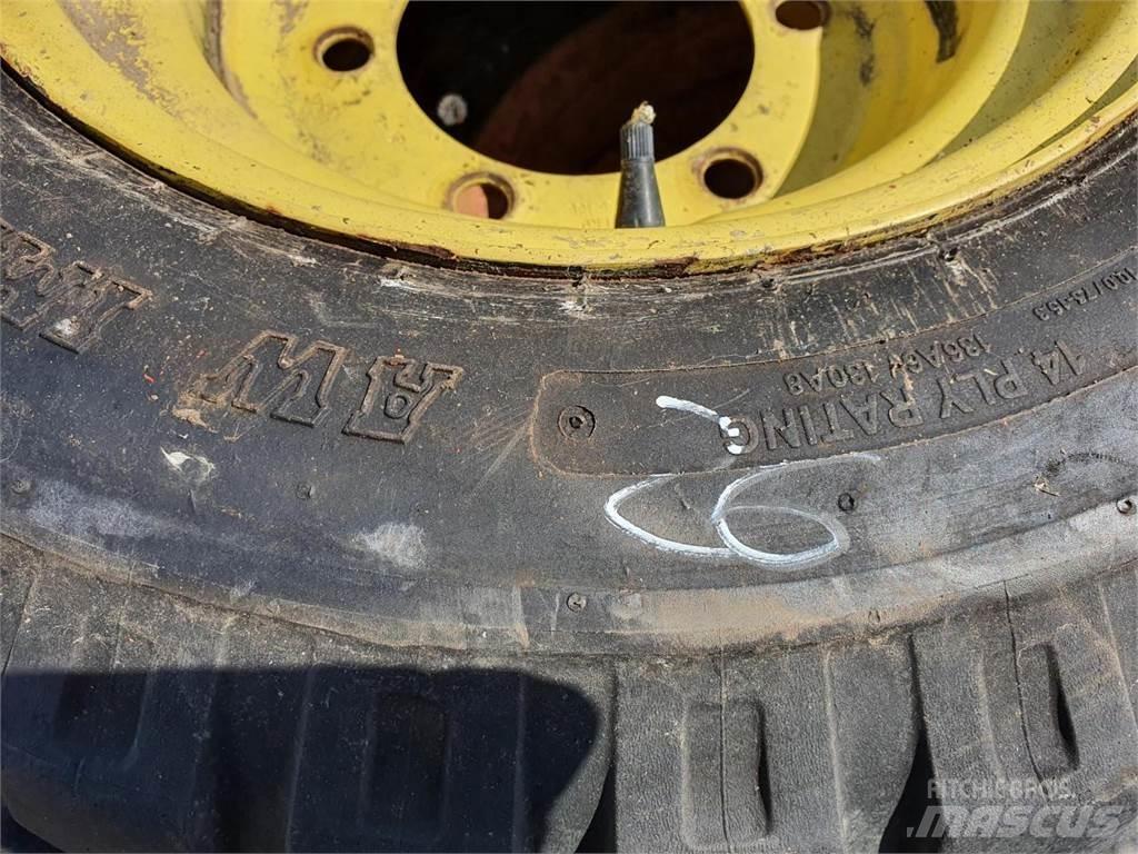 BKT 10.0/75-15,3 Tires, wheels and rims