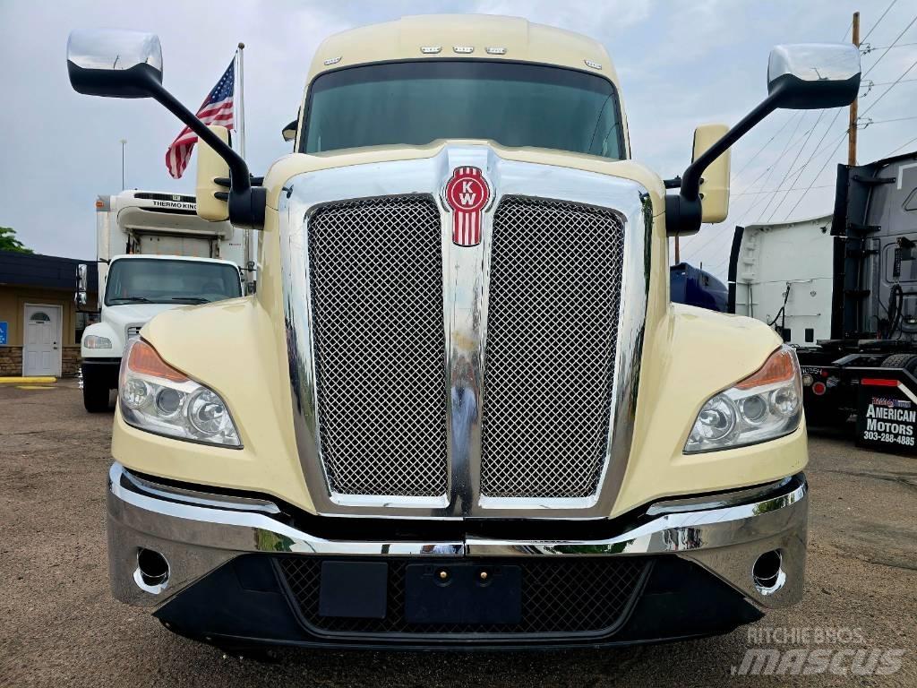 Kenworth T 680 Conventional Trucks / Tractor Trucks
