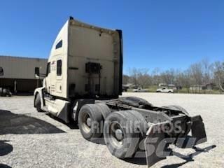 Kenworth T 680 Conventional Trucks / Tractor Trucks