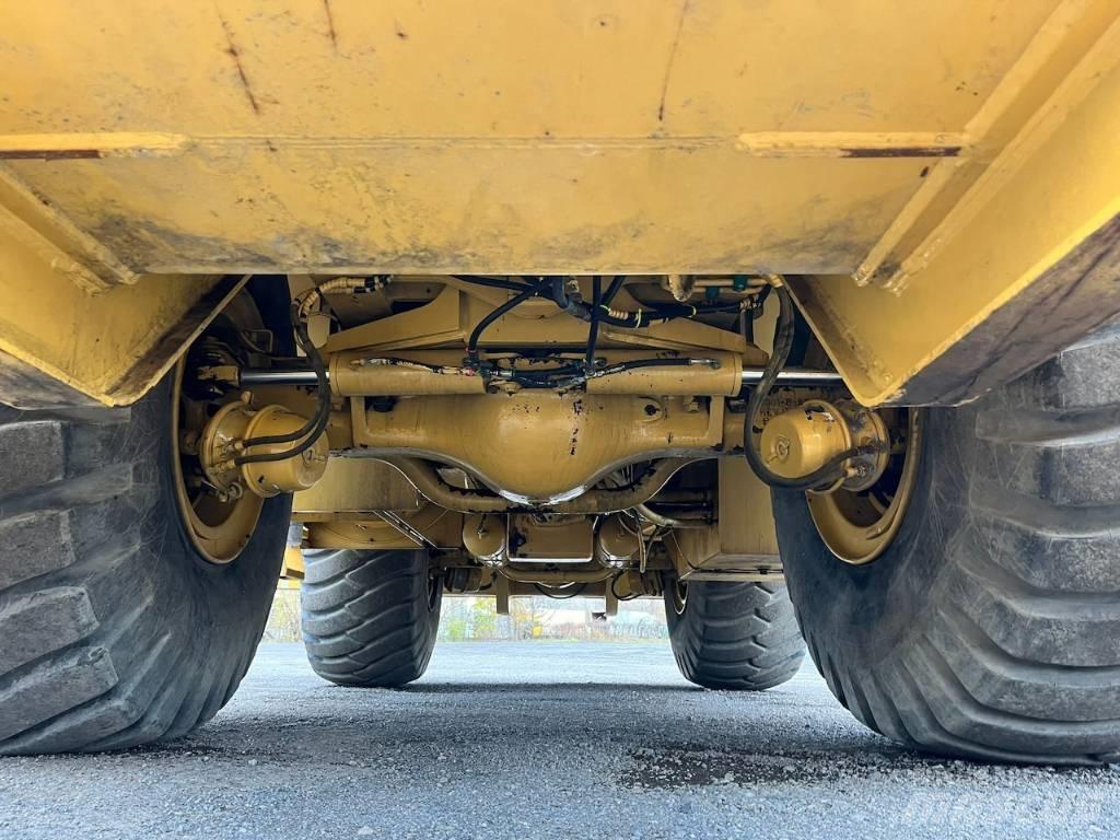 Grove RT 750 Rough Terrain Cranes