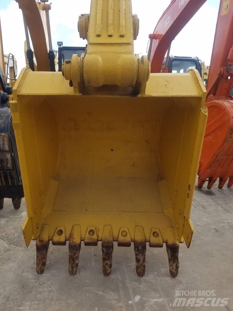 Komatsu PC 220-8 Crawler Excavators