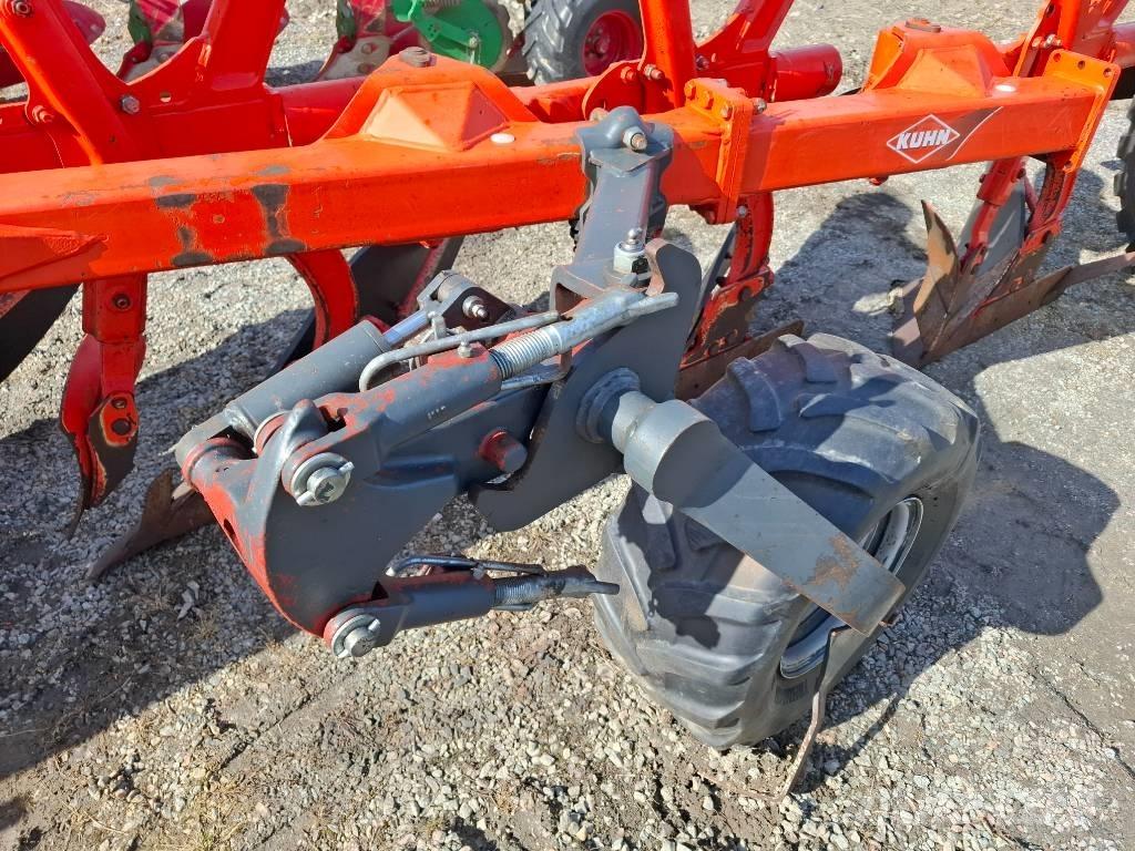 Kuhn Vari-Master 122 Reversible ploughs