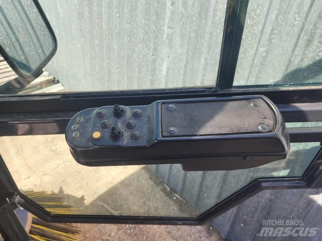 Schmidt Swingo 200 Sweepers
