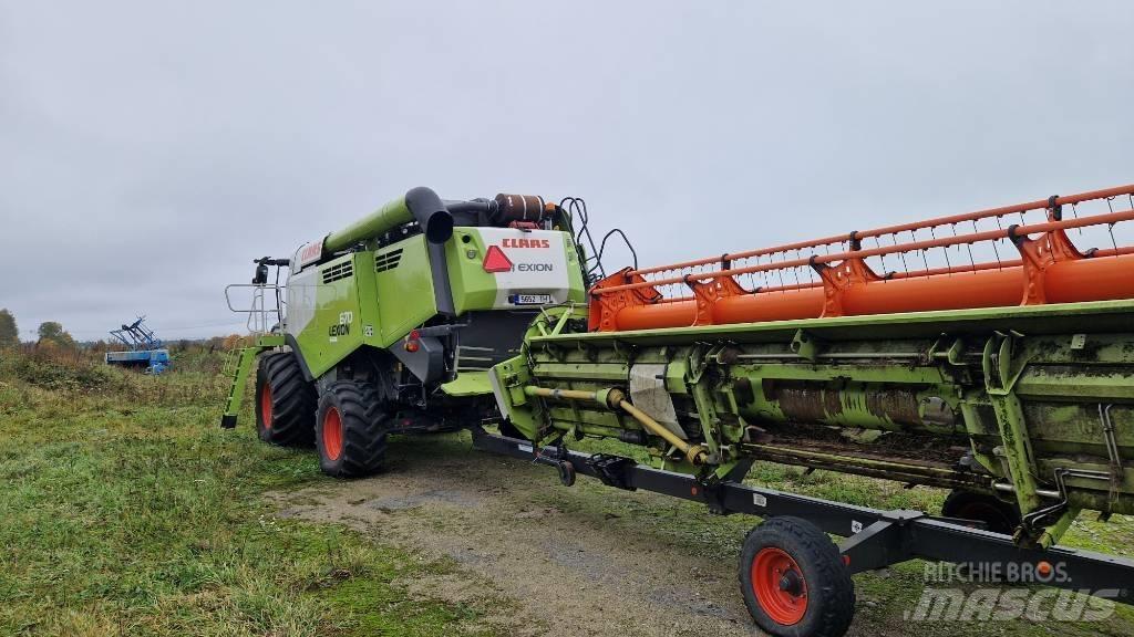 CLAAS Lexion 670 Combine Harvesters