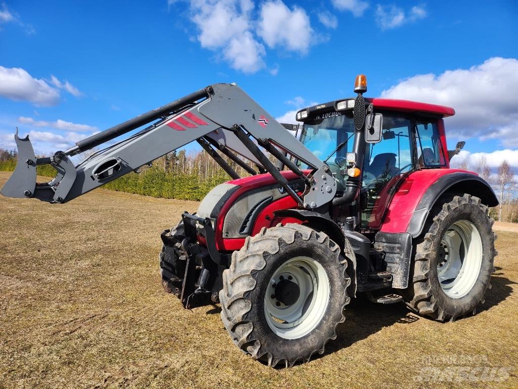 Valtra N122 Versu Tractors