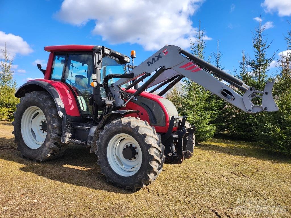 Valtra N122 Versu Tractors
