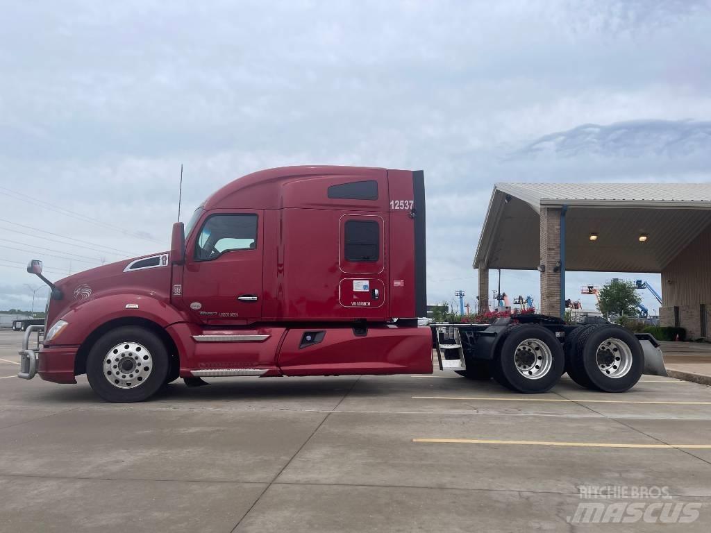 Kenworth T 680 Conventional Trucks / Tractor Trucks