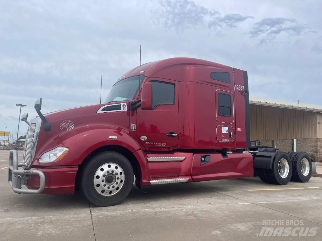 Kenworth T 680 Conventional Trucks / Tractor Trucks