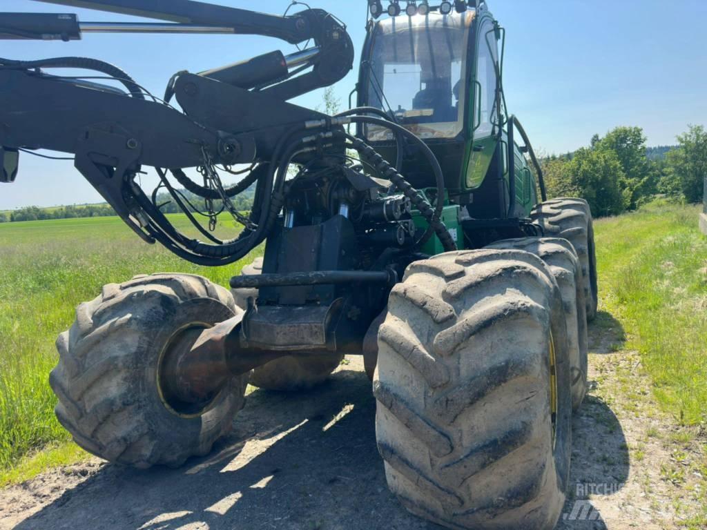John Deere 1470 E Harvesters