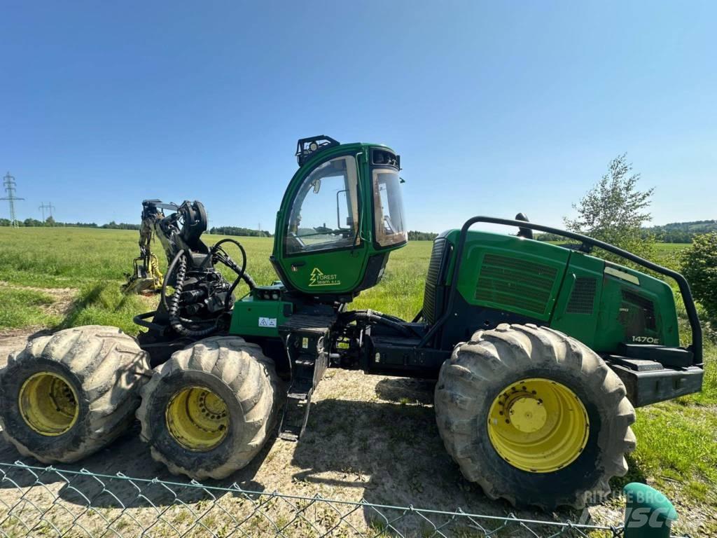 John Deere 1470 E Harvesters