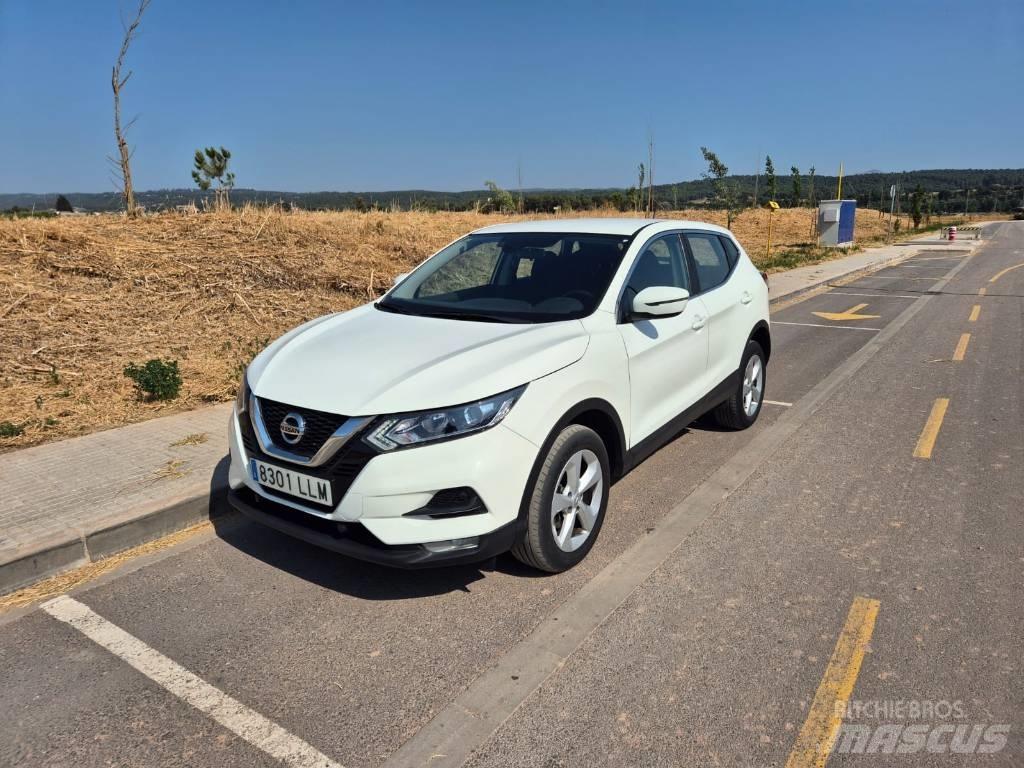 Nissan Qashqai Automobiles / SUVS