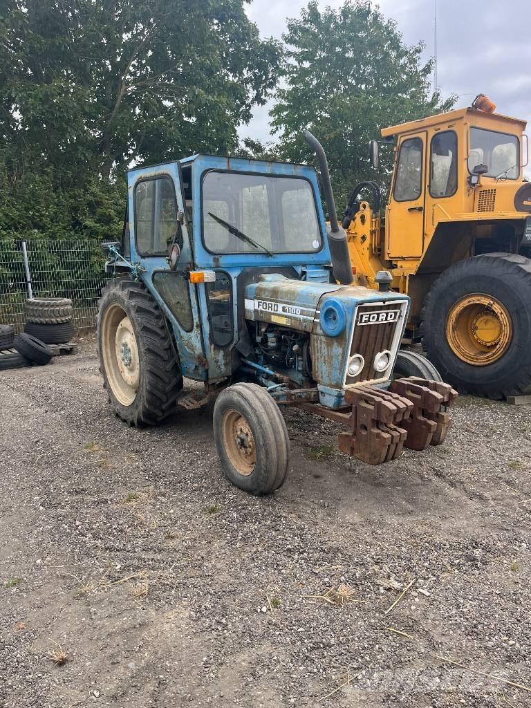 Ford 4100 Tractors