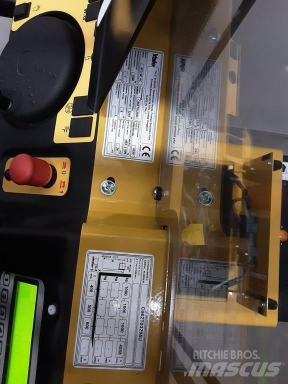 Yale MO10E High lift order picker