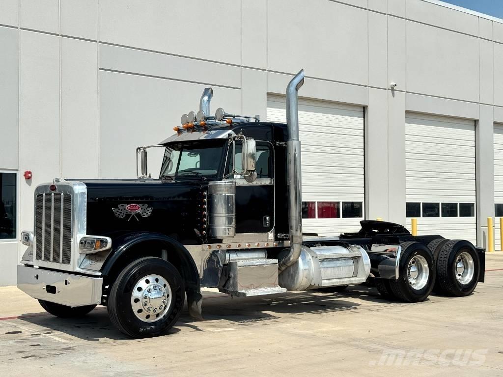 Peterbilt 389 Conventional Trucks / Tractor Trucks