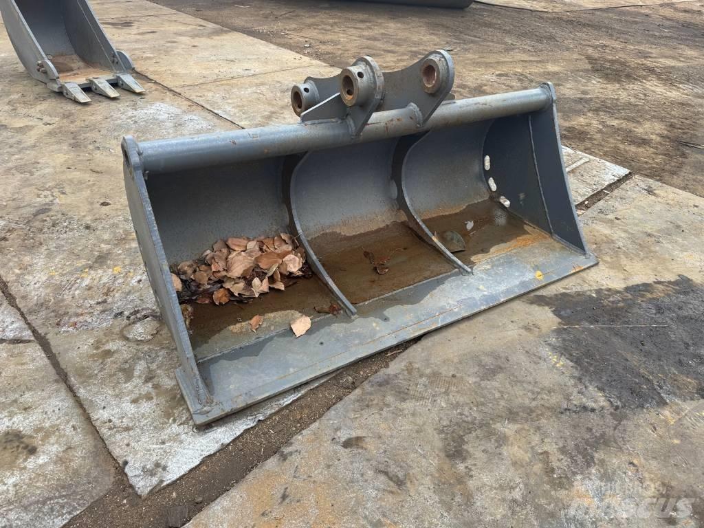 CAT 306 307 bucket Buckets