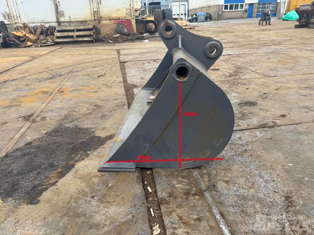 CAT 306 307 bucket Buckets