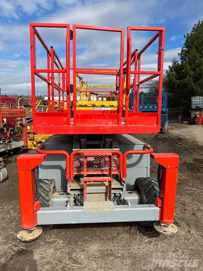 SkyJack SJ 6832 RT Scissor Lifts