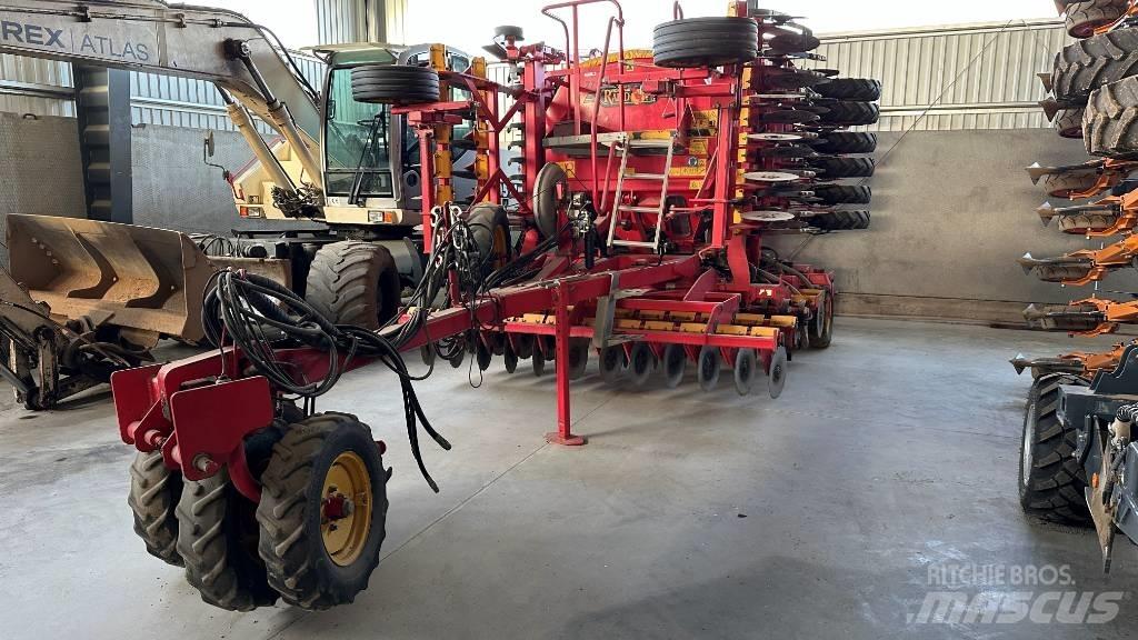 Väderstad RapidA600S Farm Drills