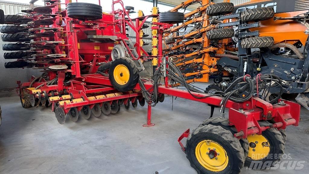 Väderstad RapidA600S Farm Drills