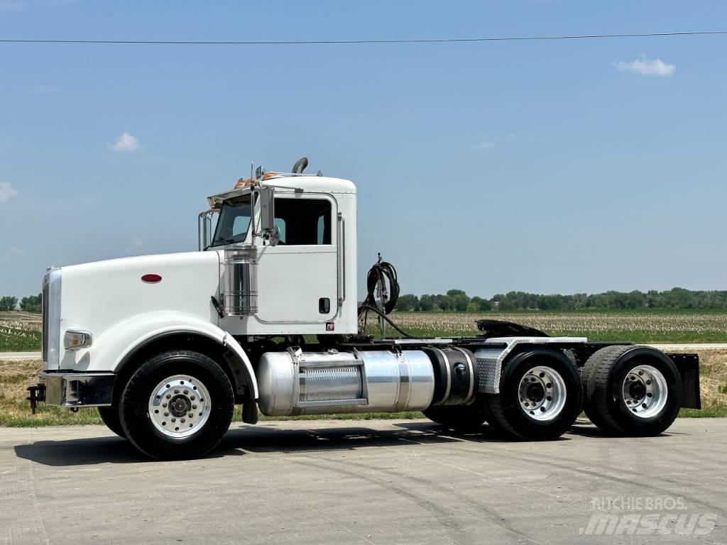 Peterbilt 367 Conventional Trucks / Tractor Trucks
