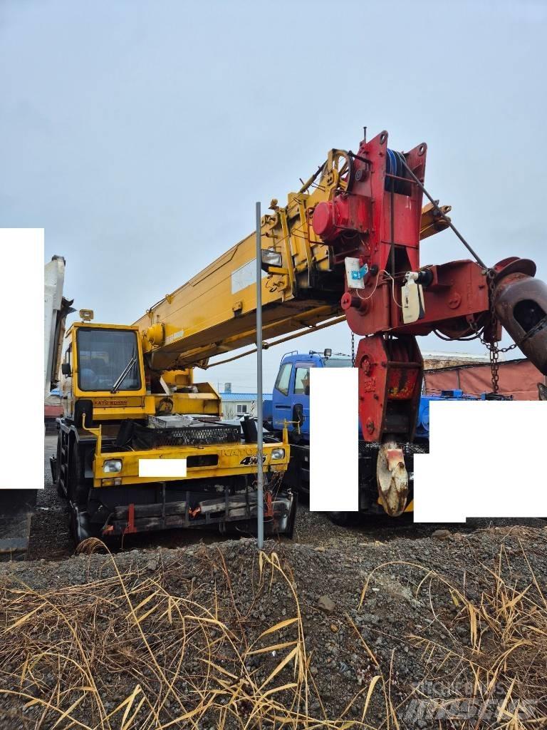 Kato SR 250 Rough Terrain Cranes