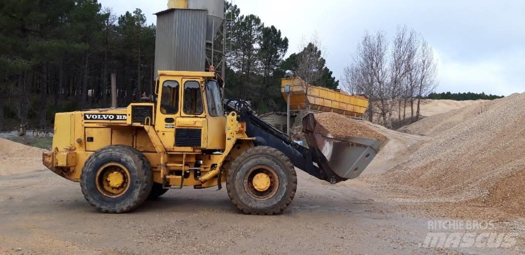  Cargadora volvo L90 Mini Loader