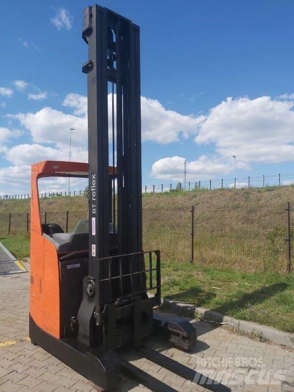BT RR E 160 Reach trucks