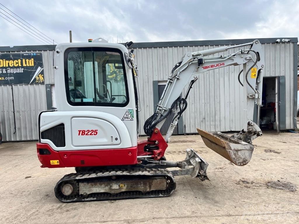 Takeuchi TB 225 Mini Excavators <7t (Mini Diggers)