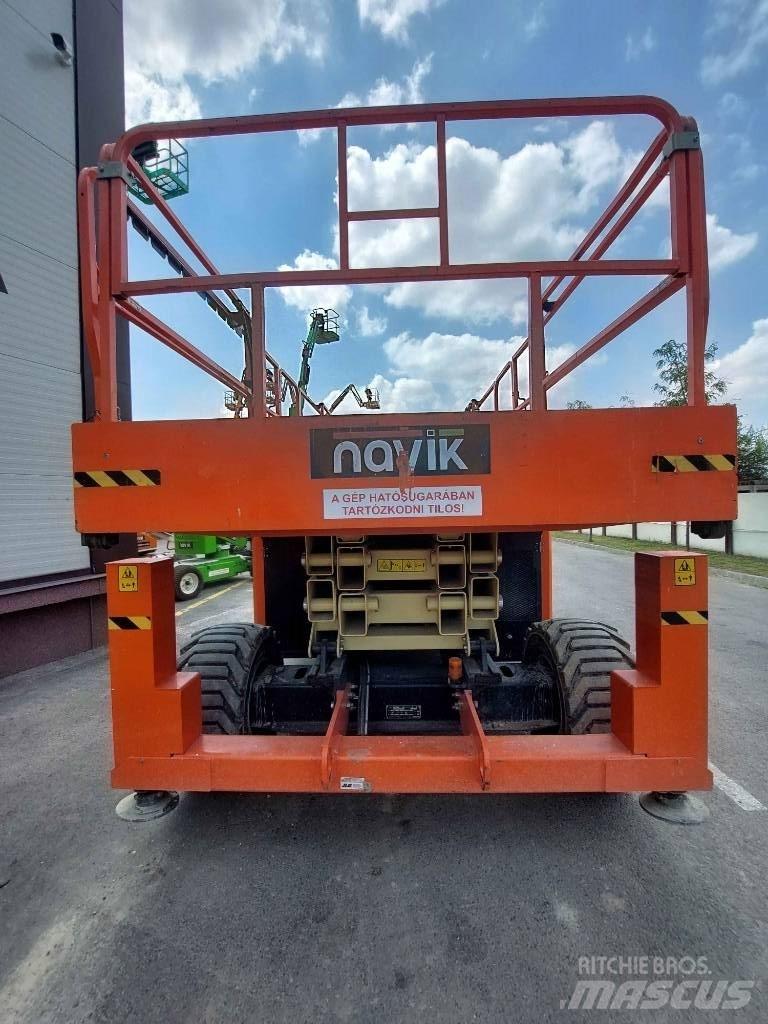 JLG 330 LRT Scissor Lifts