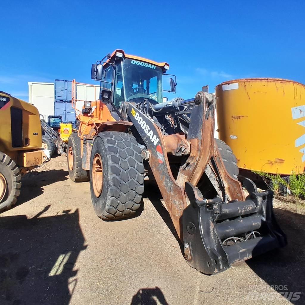 Doosan DL 300-5 Wheel Loaders