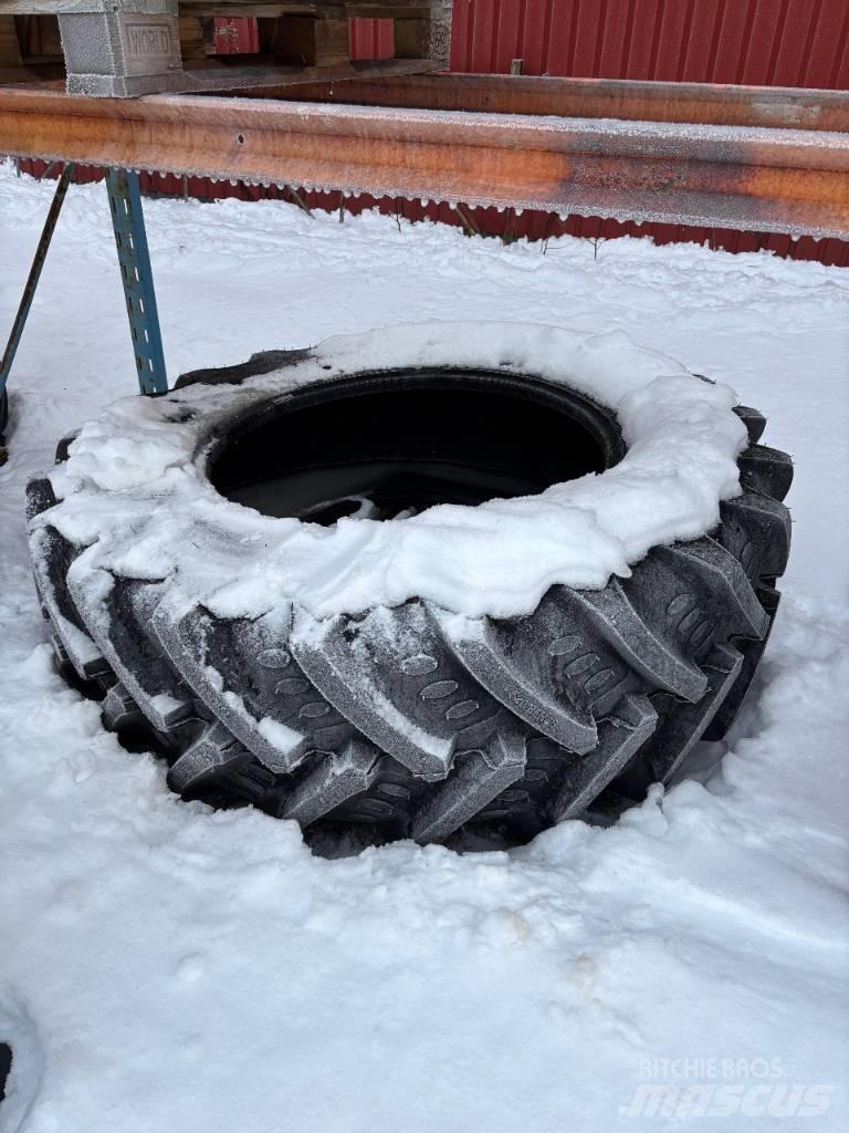 BKT 520/85R38 Tires, wheels and rims