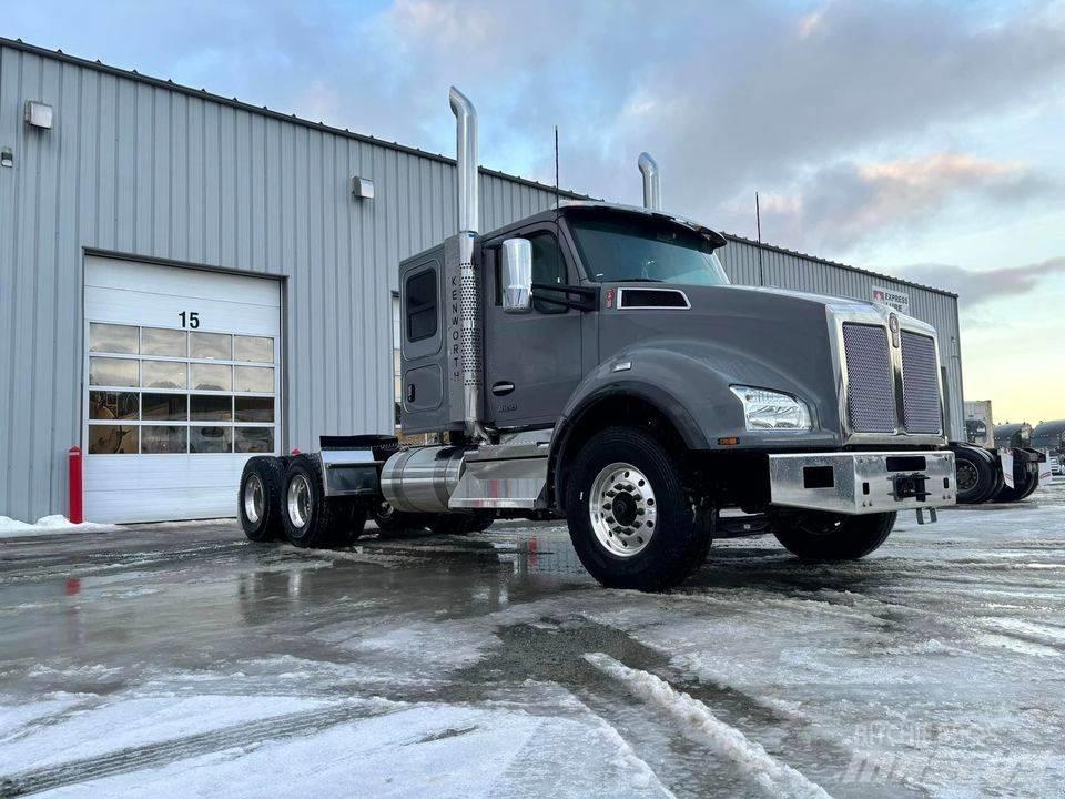 Kenworth T 880 Conventional Trucks / Tractor Trucks