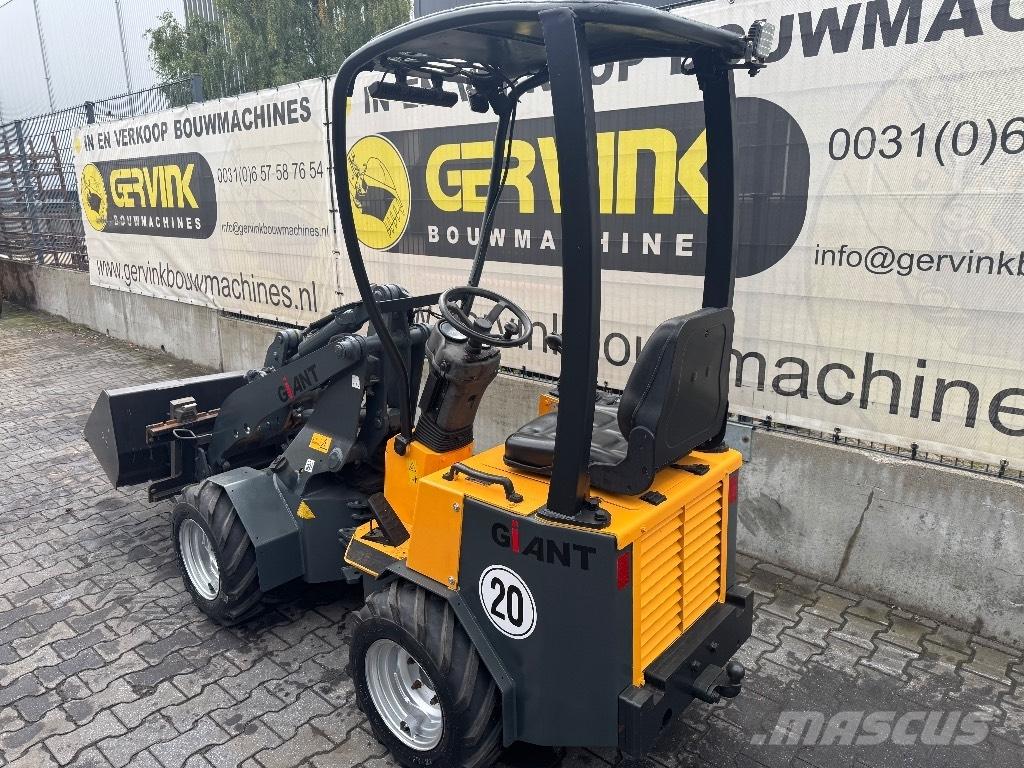 GiANT B204SW Mini Loader