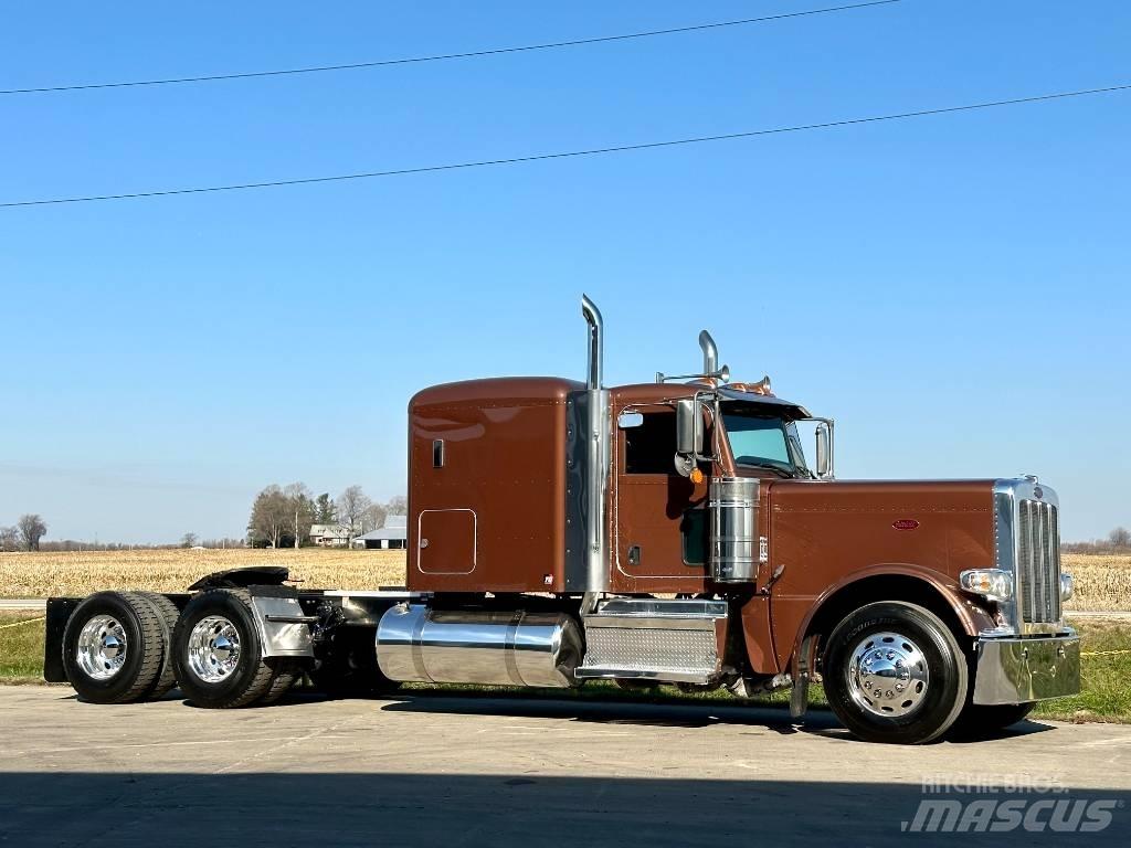 Peterbilt 389 Conventional Trucks / Tractor Trucks